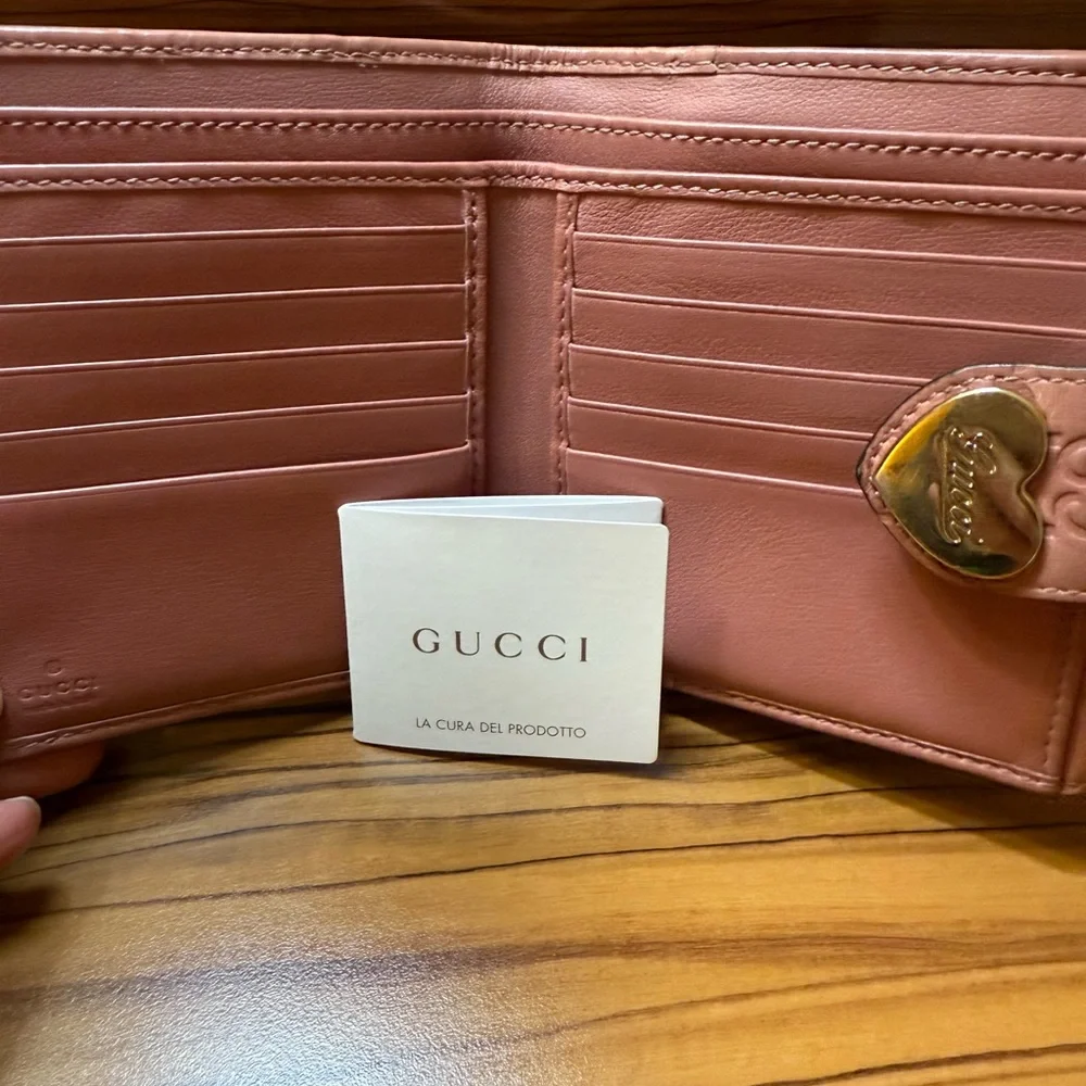 Gucci Pink Leather Compact Wallet - Picture 6 of 9